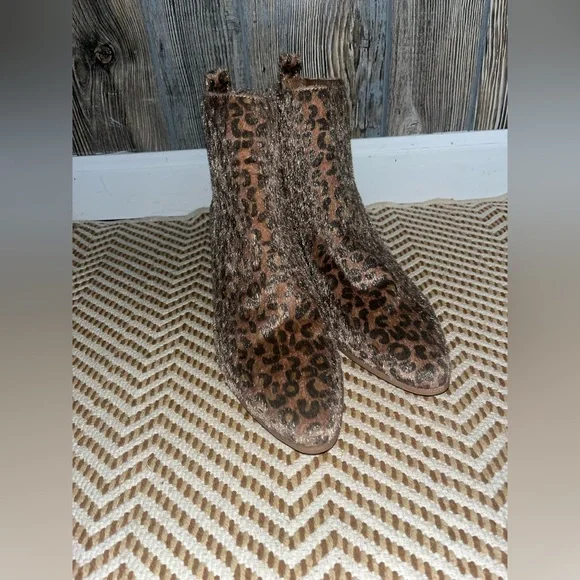 Very G Brown Ankle Boots with hair on hide zip up closure side cheetah print 9.5 - Picture 2 of 6